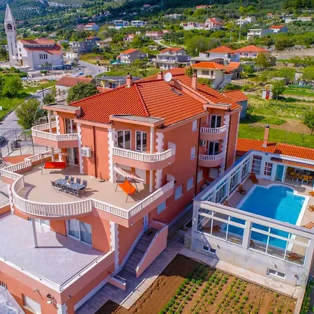 Apartment Boutique Mojsan Kaštela